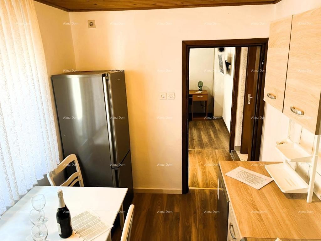 Prodaje se kuća, 170 m2, Karojba 6