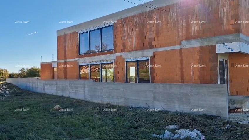 Канфанар, современный дом в стадии Рох-бау 9