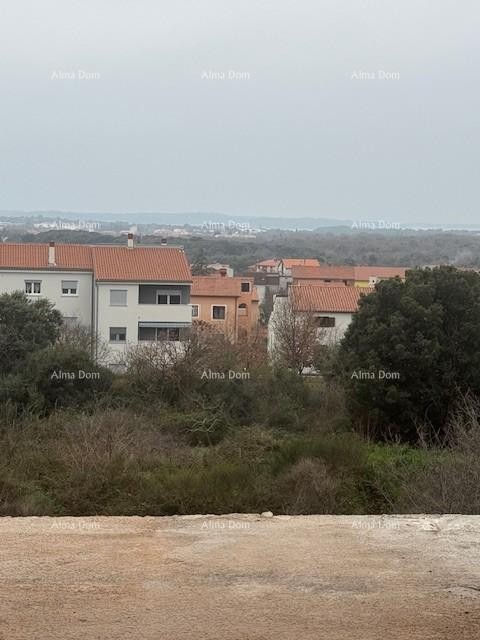 Pula. Veli Vrh, veliki stan sa 3 spavaće sobe. 3 km do centra Fažane. 12