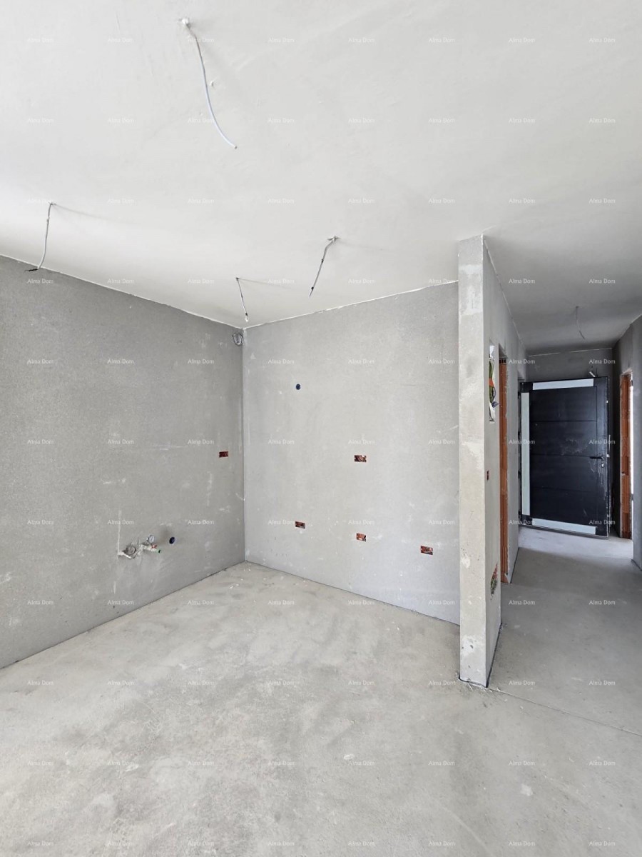 Prodaje se luksuzan stan u Medulinu,  strogi centar mjesta, par minuta lagane šetnje do rive i mora. 16