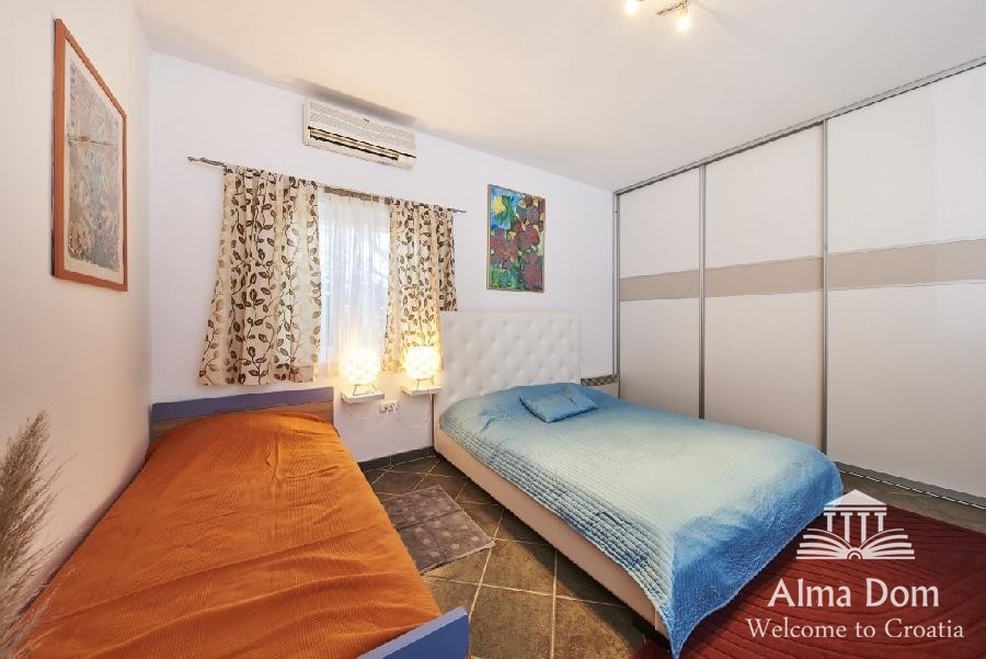 Hiša, blizu mesta Umag. 20