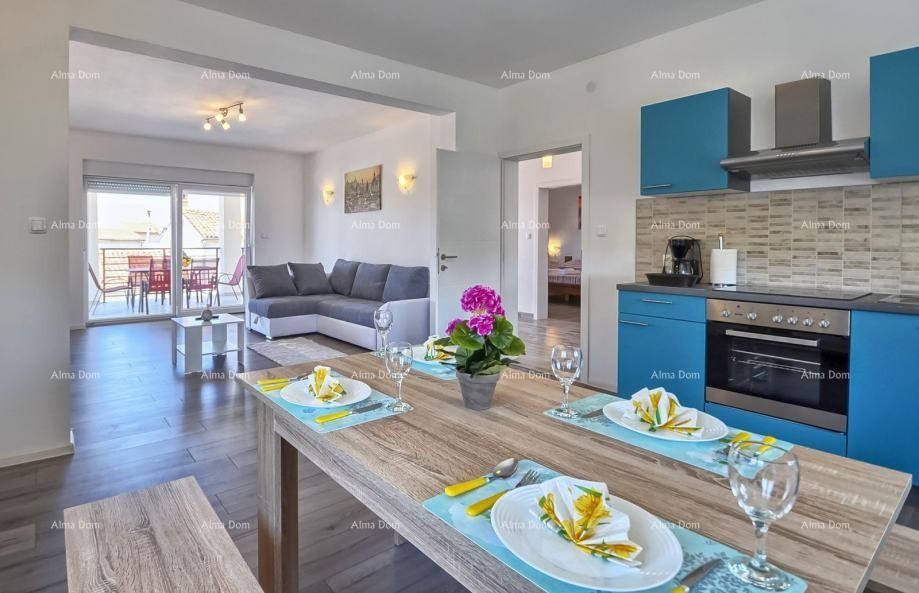 Prodaja dvoetažnega stanovanja z velikim vrtom in garažo, Ližnjan! 3