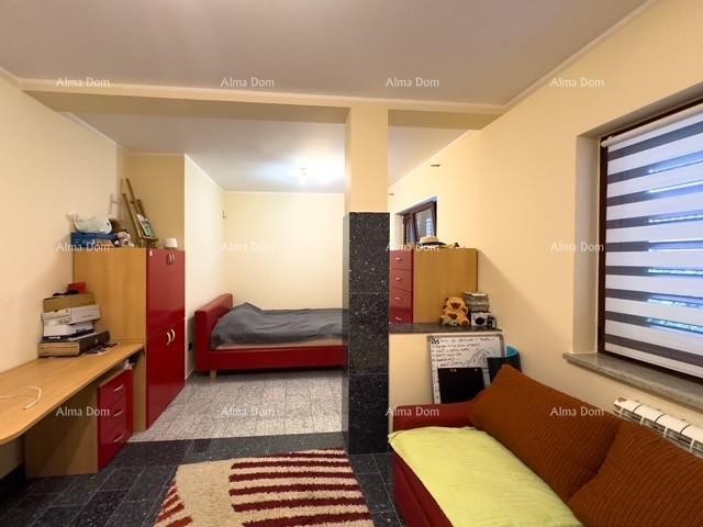 Bale: Prostrana vila s bazenom i kućom za goste 20