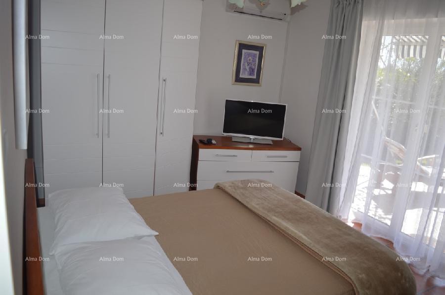 Prekrasna kuća sa bazenom! POREČ 10