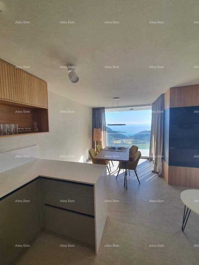 Лабин! Продается прекрасная двухкомнатная квартира с видом на море! 1