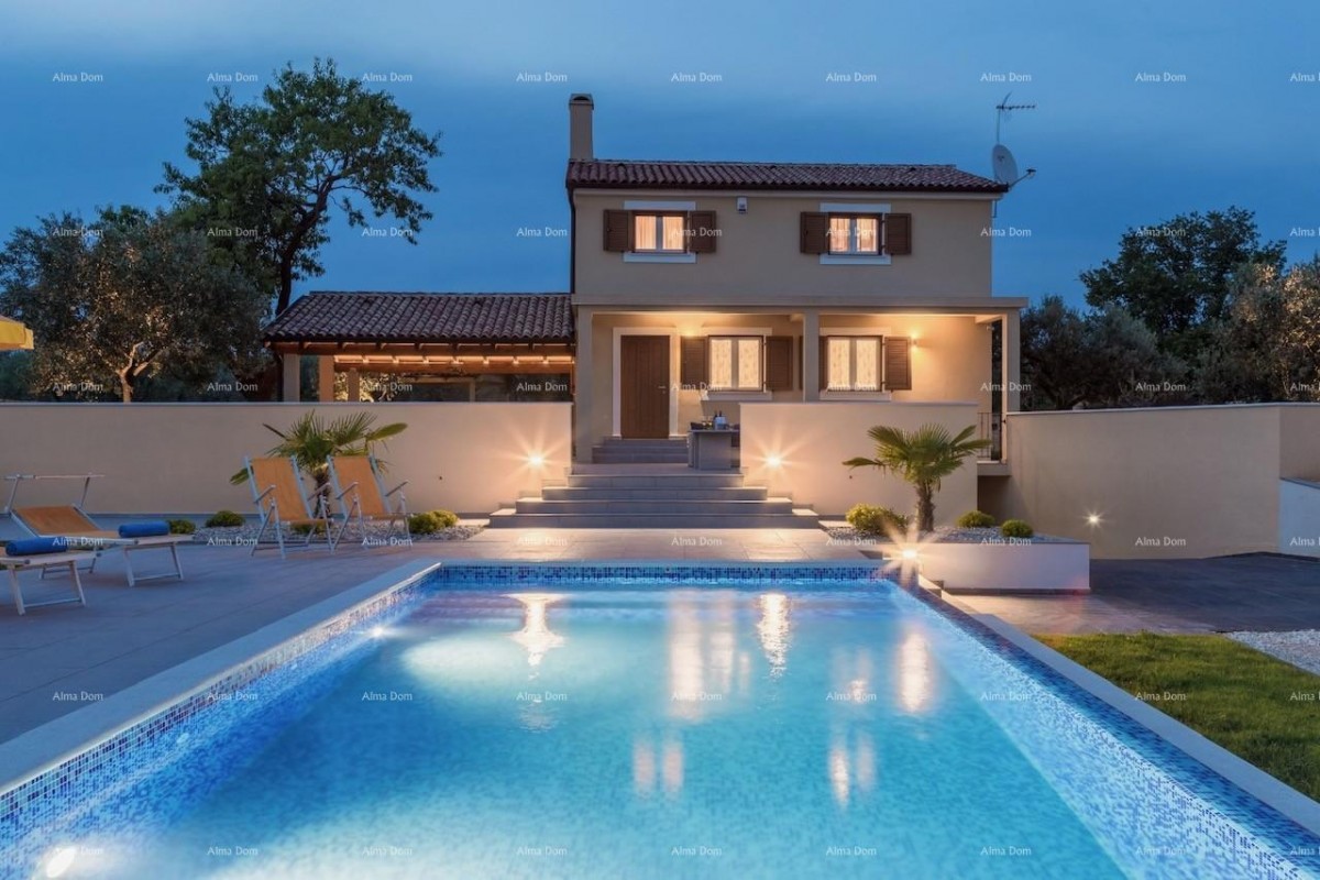 Fažana, detached house on a large plot of 1844 m2. View of the entire Fažana. 1