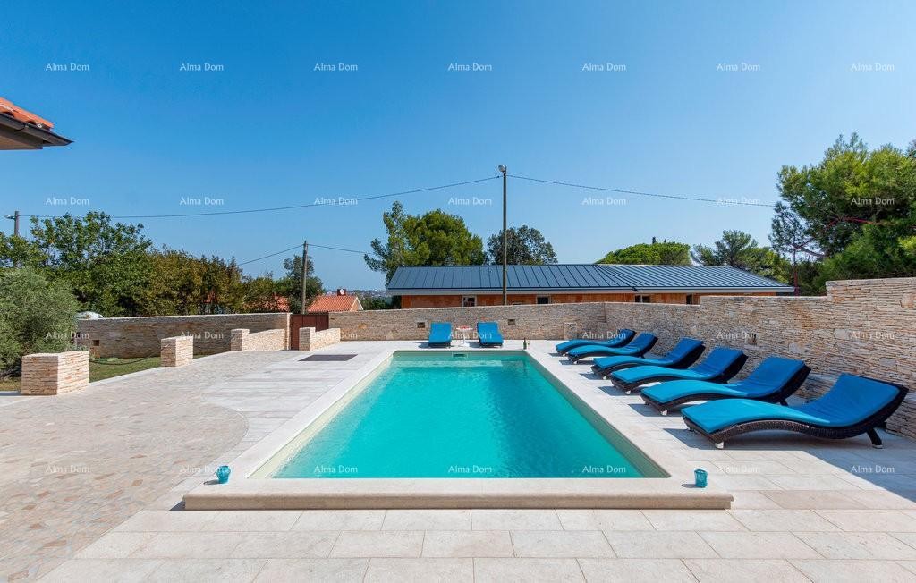 Premantura, samostojeća kuća sa 5 spavaćih soba.Blizina mora . 12