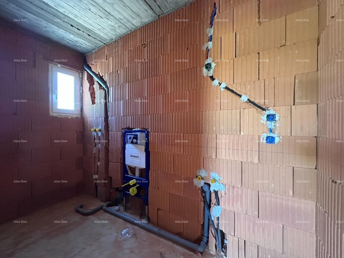 Umag- For sale: semi-detached house in rough construction phase. 18