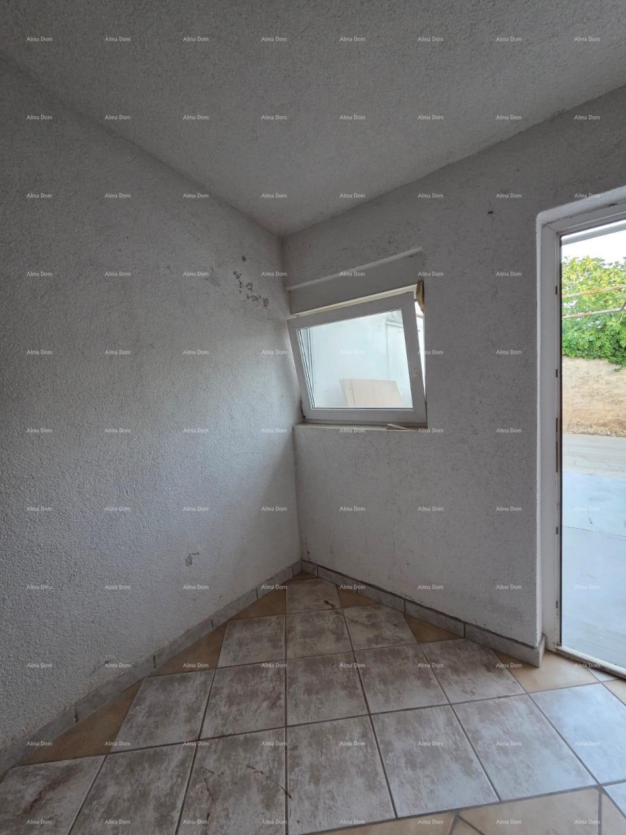 Na prodaju kuća u Ližnjanu – 27 m² s dvorištem 2