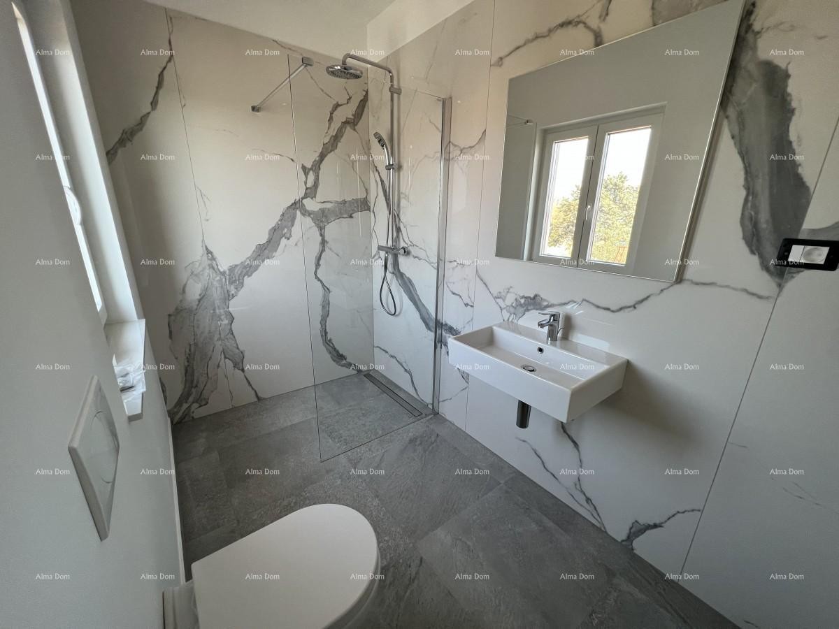 New house with a pool, modernly furnished. 7 km to the center of Poreč. 22