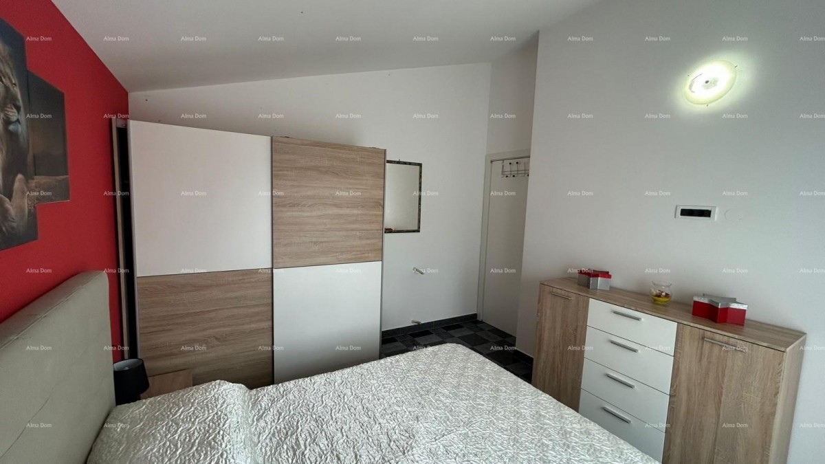 Pula Veli vrh. We are selling a house with multiple apartments and a swimming pool. 19