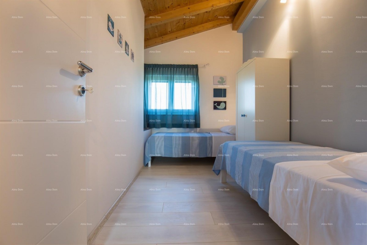 Fažana, detached house on a large plot of 1844 m2. View of the entire Fažana. 26