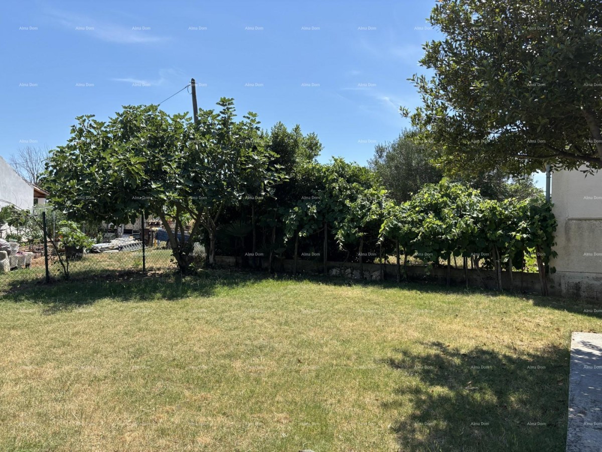 VALBANDON - Kuća s dva stana – idealna za obiteljski život ili investiciju 12