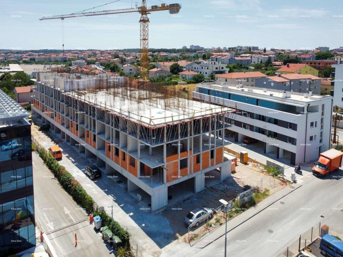 Pula! Multi-family, modern building with an elevator, near the center. S42 1