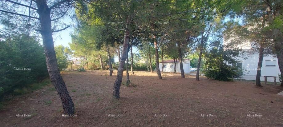 GRAĐEVINSKO ZEMLJIŠTE 420 m², LIŽNJAN 1