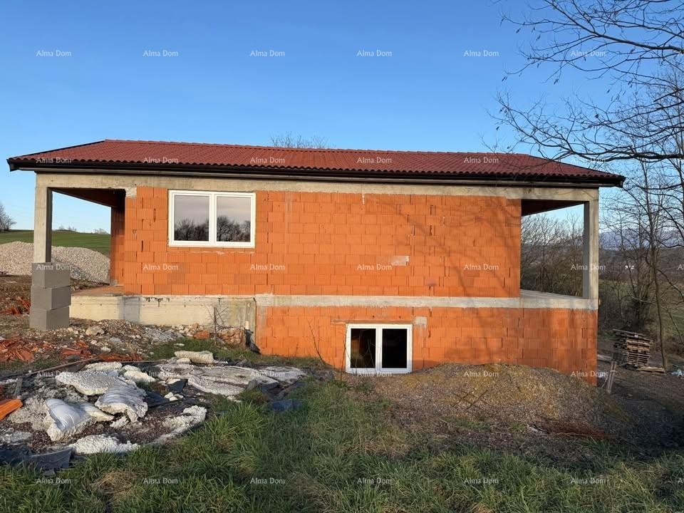 Casa in fase di roh-bau con ampio giardino – Cerovlje 2