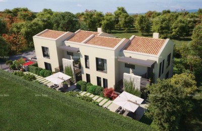 Poreč – stan s terasom i dvorištem.