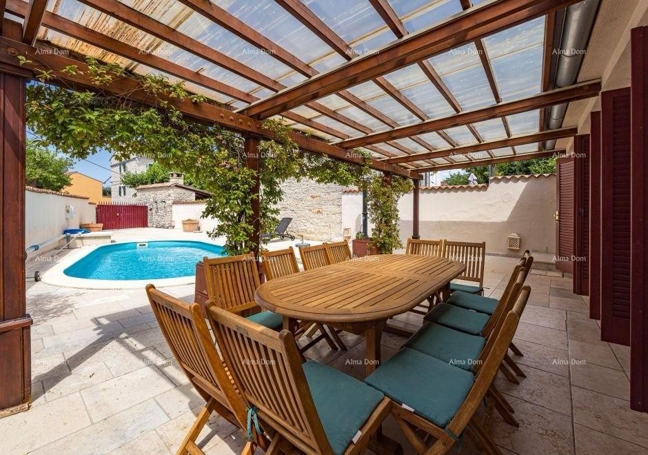 For sale: Renovated Istrian house with a pool – Kanfanar, 208 m², two buildings. 8