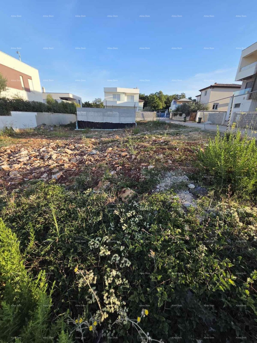 TERRENO EDILIZIO 438 m² CON PERMESSO EDILIZIO – LIŽNJAN 1