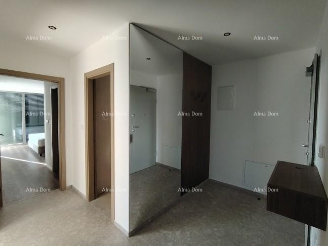 Top-notch three-bedroom apartment with a sea view, furnished 9