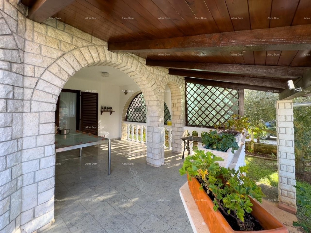 Velika hiša s 4 stanovi - Peščena uvala! 4