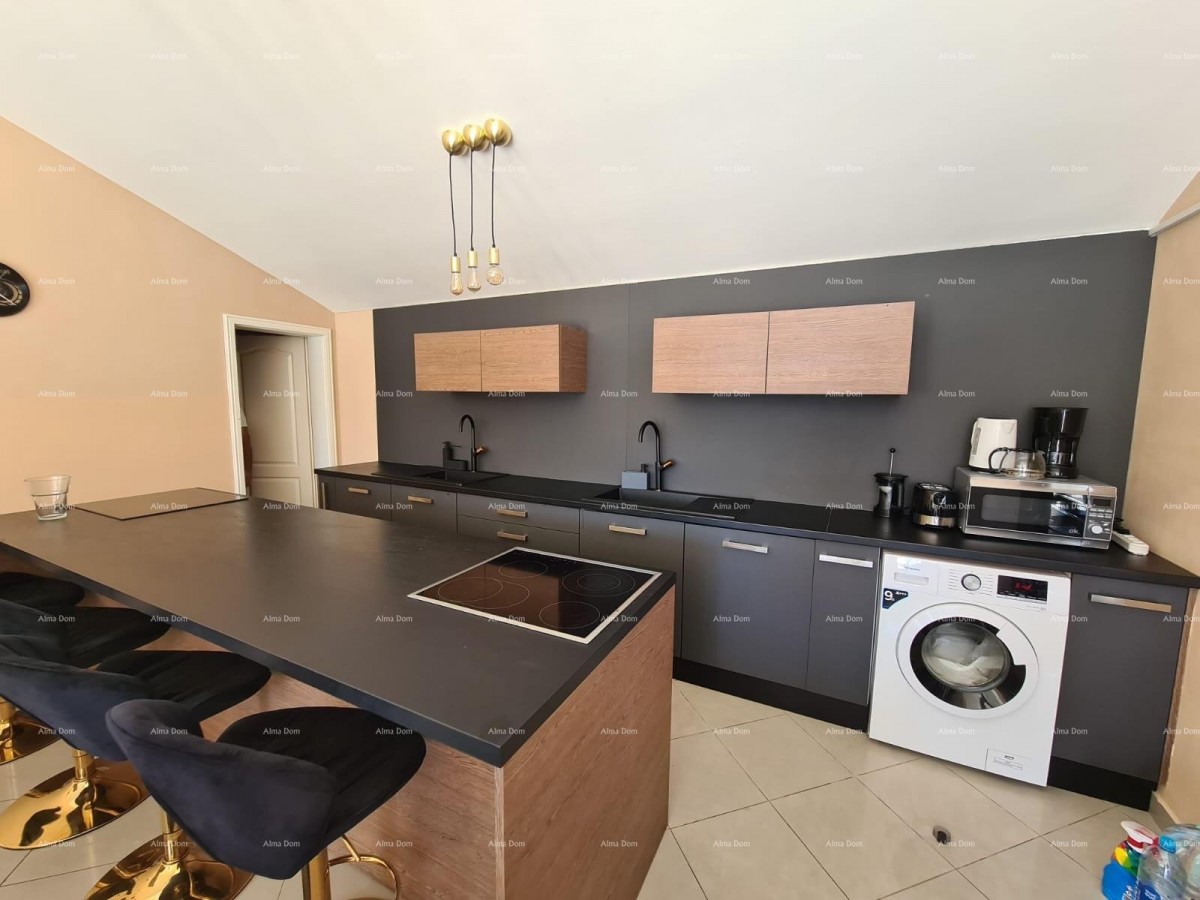 Na prodaju kuća s bazenom – Valtura 48