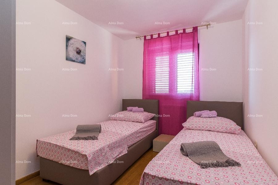 Valdebek. Detached house with a pool and jacuzzi! Close to the center of the city of Pula. 15