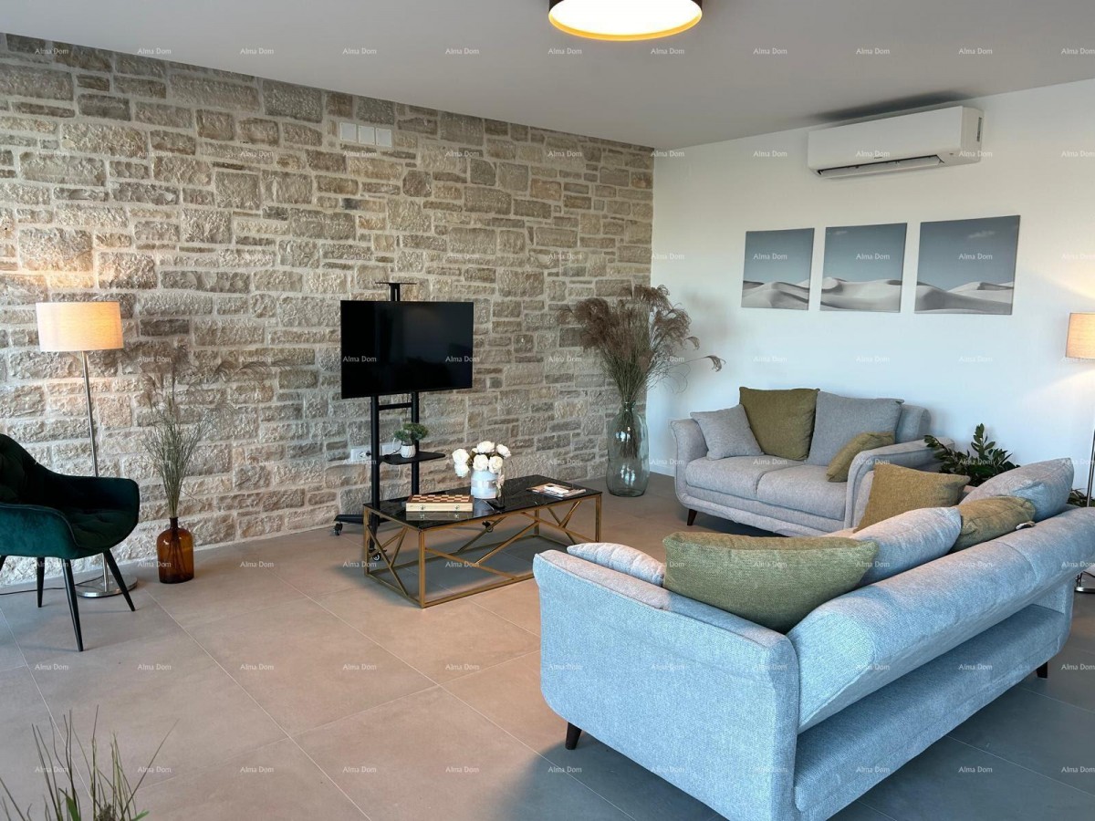 A modern house with a pool is for sale, located in an idyllic village near Rovinj. 14