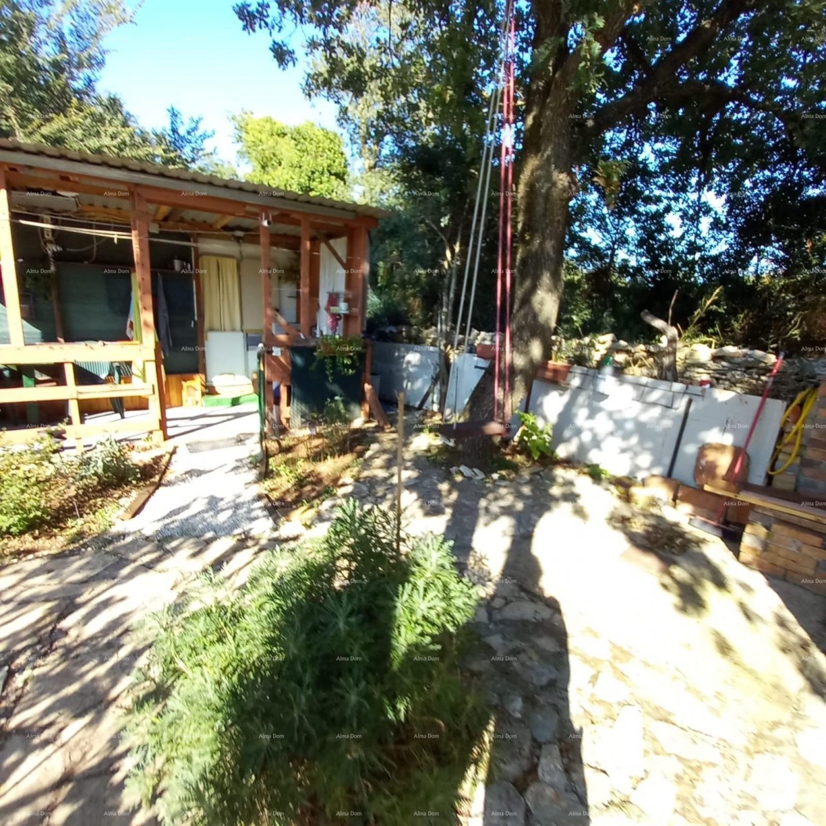 MEDULIN – AVTENTIČNA ISTRSKA HIŠA (KAŽUN) Z VRTOM, 600 M OD MORJA 1