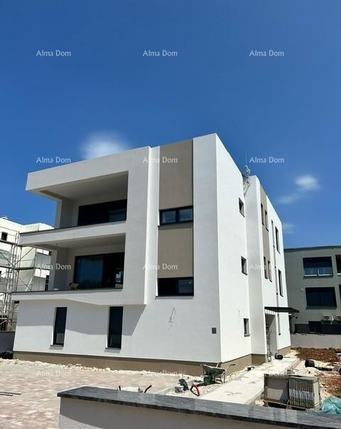 Продаем квартиру в новостройке с садом! ШТИНЬЯН. 1