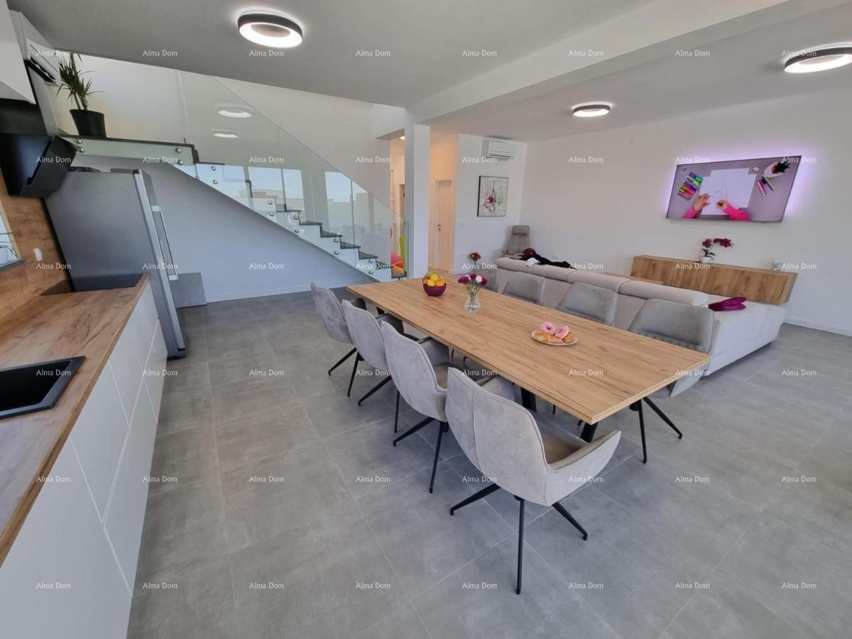 Luksuzna kuća s bazenom u srcu Istre. 6