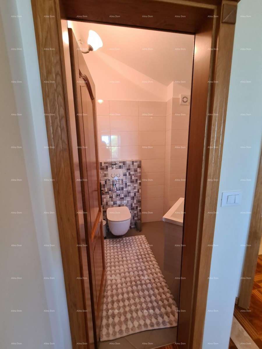 Trinadstropno stanovanje s strešno teraso! 100 metrov do morja. 30