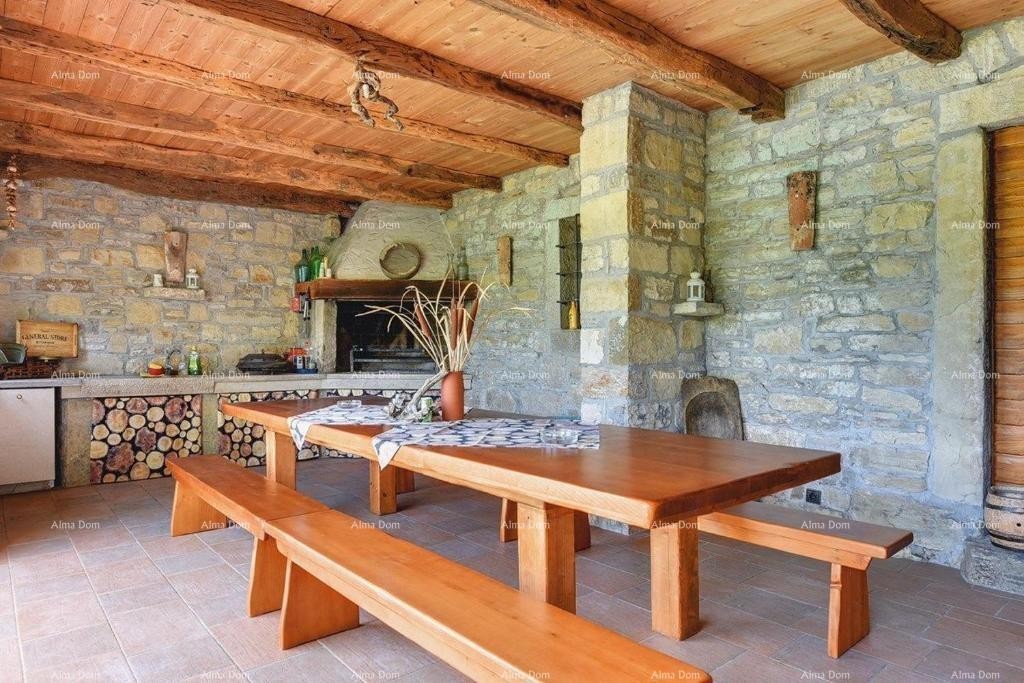 Prodaja se čudovita vila z bazenom v bližini Pazina 10