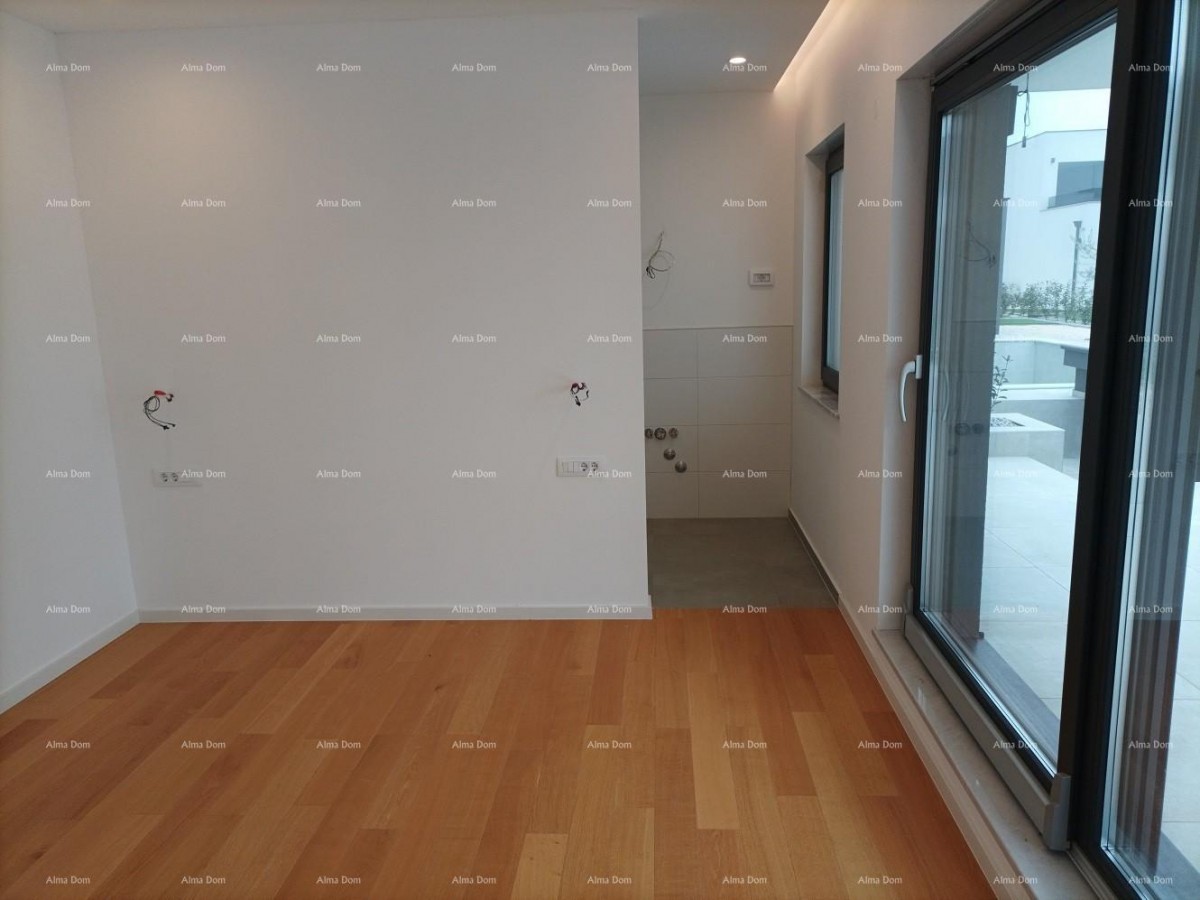 Moderní rekreační vila v uzavřeném komplexu s vilami na pobřeží moře. 13