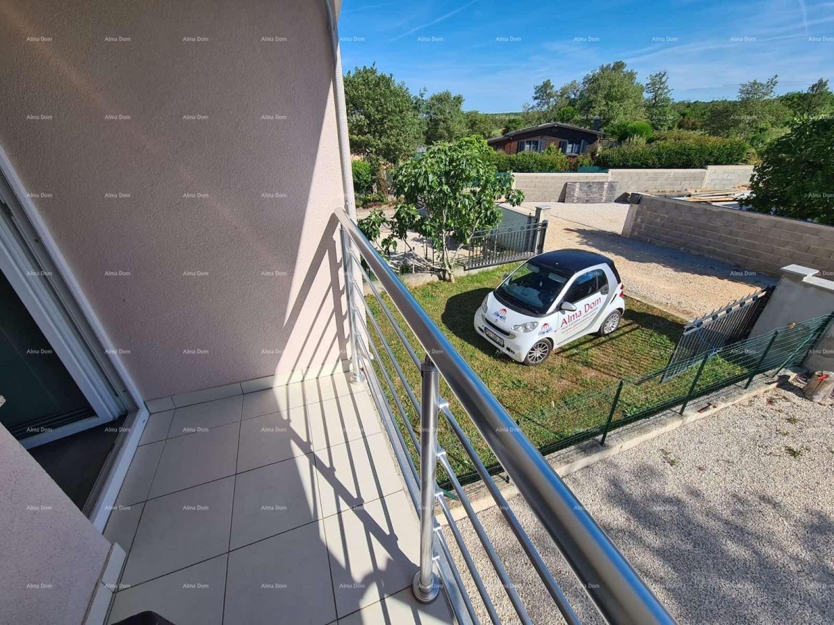 PEROJ, Stan na gornjem katu, blizu mora. 1