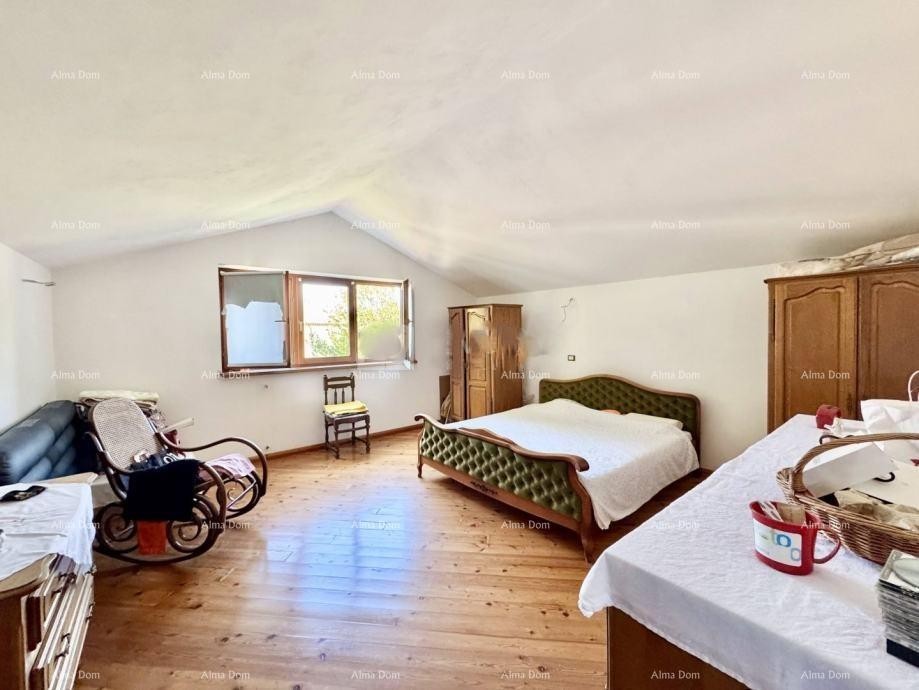 Hiša 246 m² z dvoriščem – Pomer 11