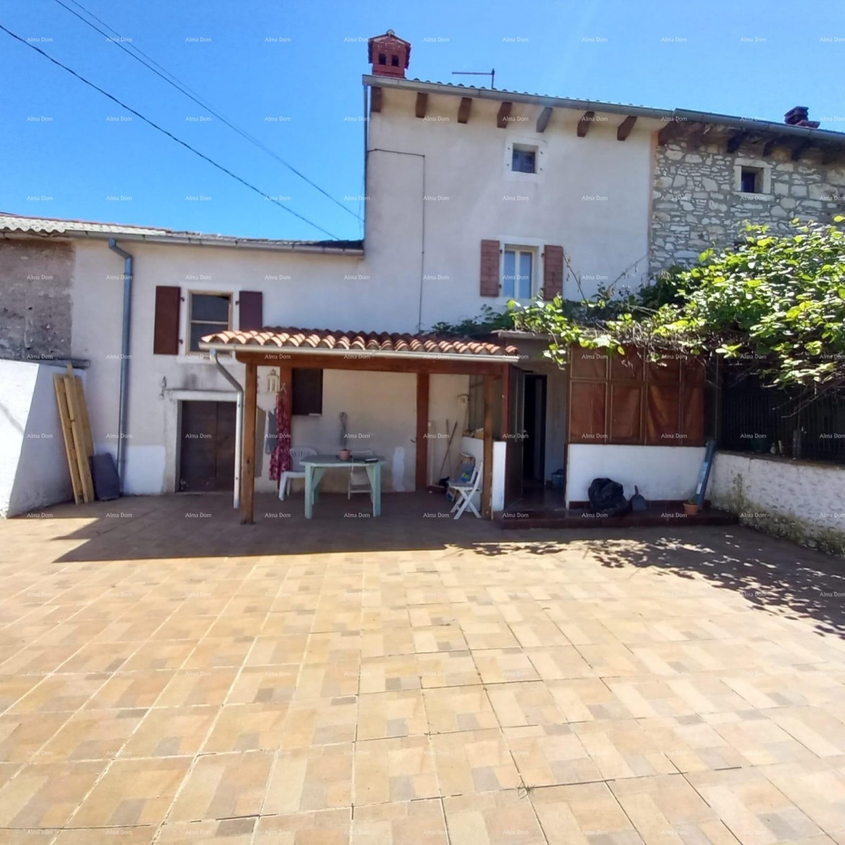 Na prodaju: šarmantna istarska kuća s prostranim dvorištem – Valtura 1