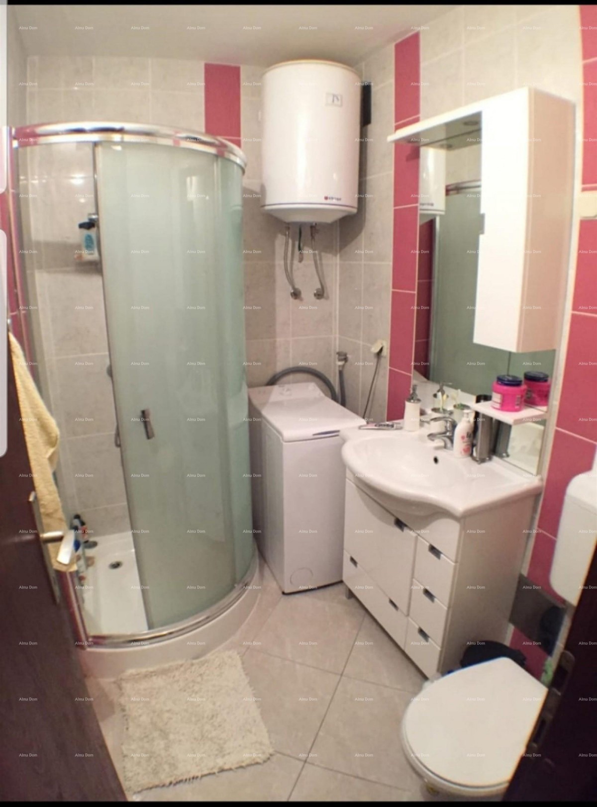 Продаётся квартира 38 м² в Новиграде 6