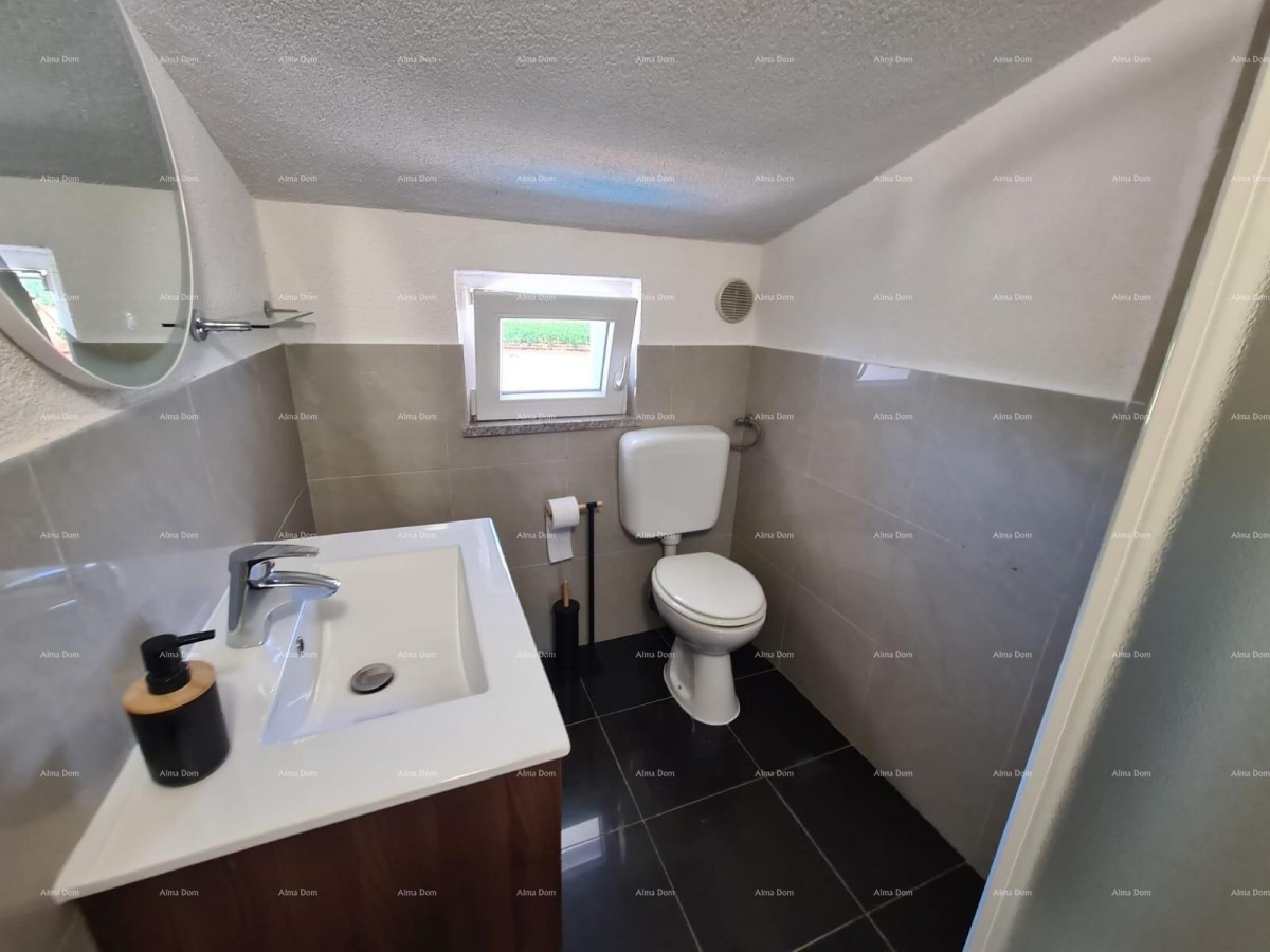 Na prodaju kuća s bazenom – Valtura 38