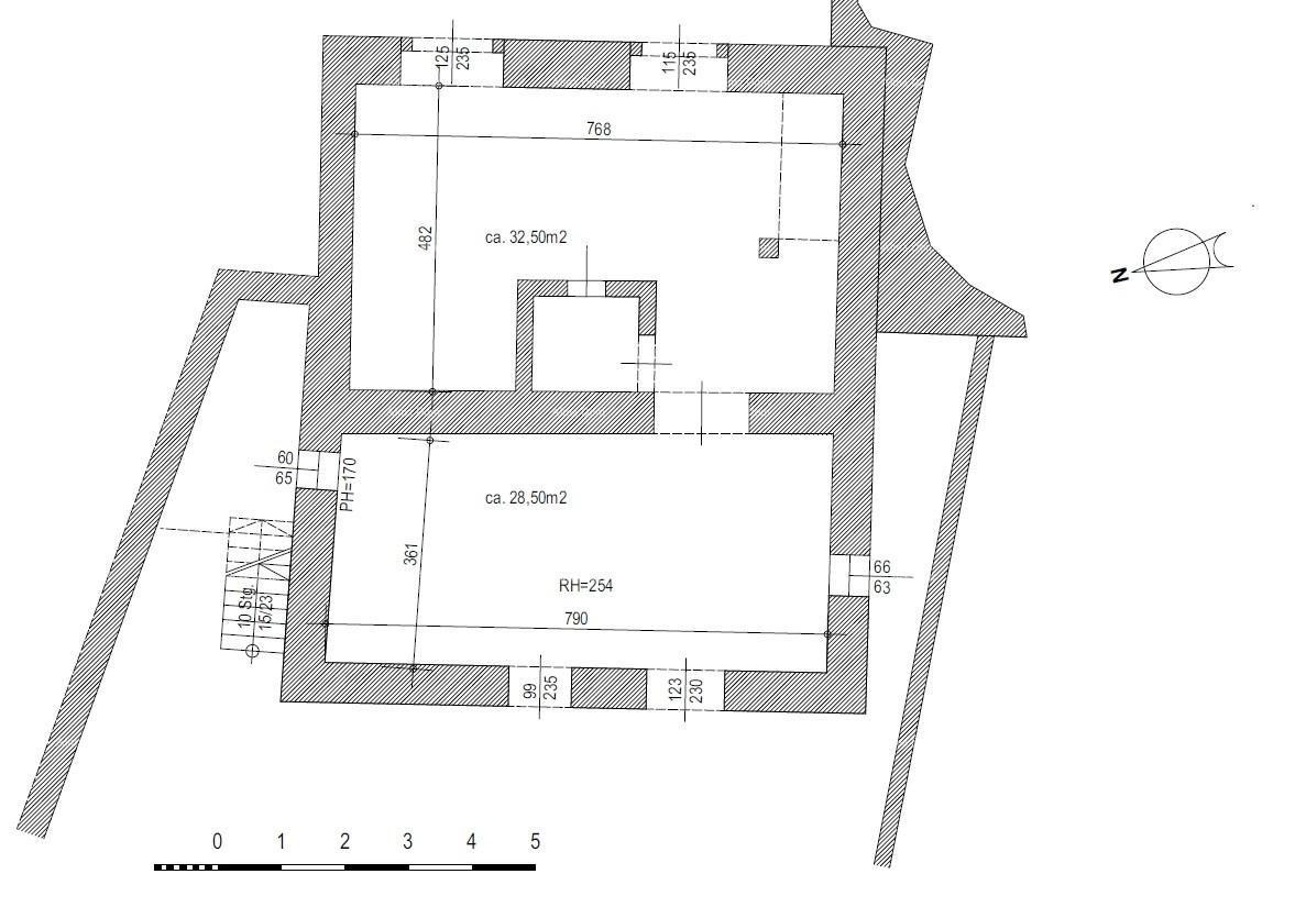 Kuća samostojeća stara za rekonstrukciju , blizina mjesta Motovuna. 13