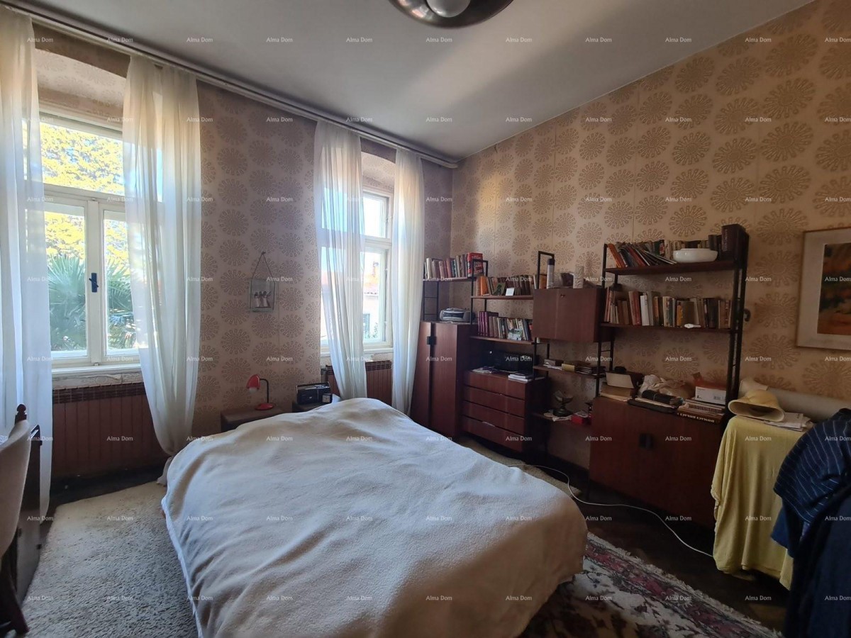 Stan v pritličju s dvoriščem in garažo – center Pule 9