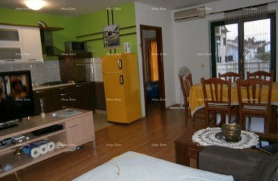 Umag, Četverosobni stan u novogradnji, 200 m od mora