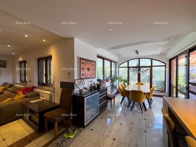 Bale: Prostrana vila s bazenom i kućom za goste 12