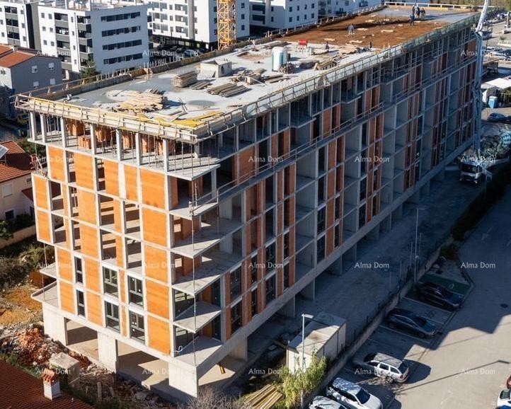 Pula, new project! Multi-family, modern building with an elevator, close to the center. Apartment for sale with a parking space and storage. S53 10