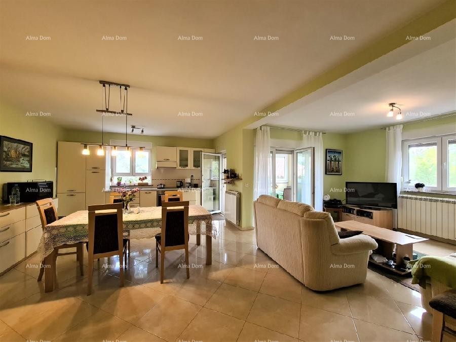 Лижнян продается один большой и один маленький дом. 28