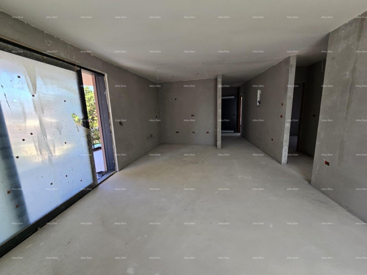 Prodaje se luksuzan stan u Medulinu,  strogi centar mjesta, par minuta lagane šetnje do rive i mora. 21