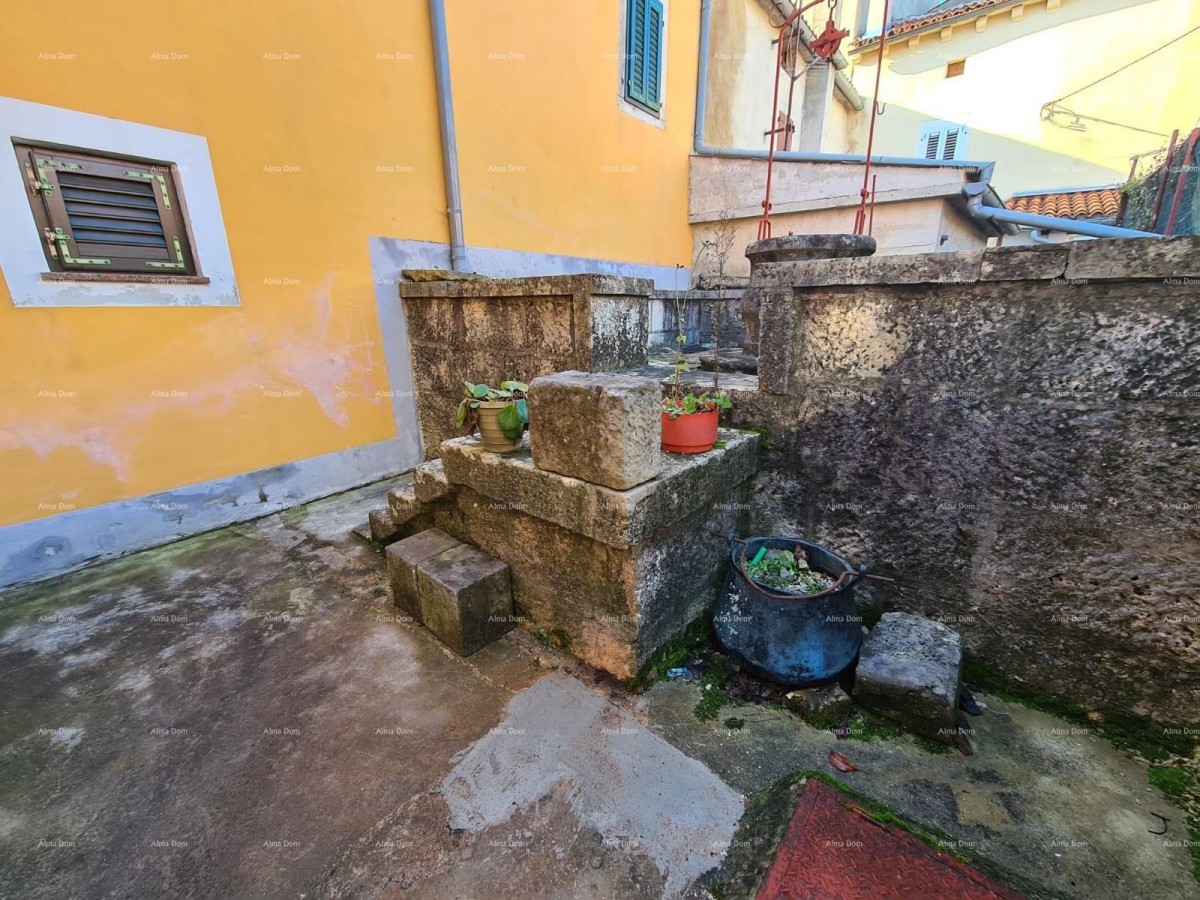 Sale! Two renovated Istrian houses in Marčana. 27