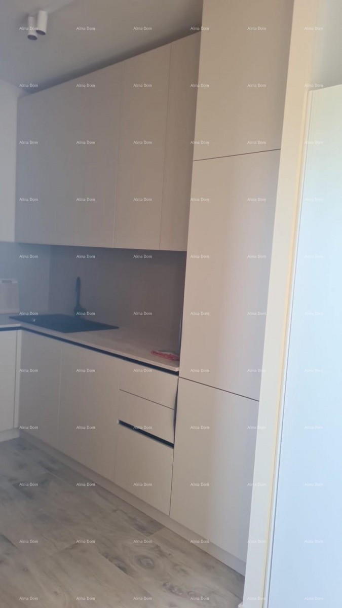 Moderen apartma v bloku E, s parkirnim mestom in shrambo v bližini Umaga! 8