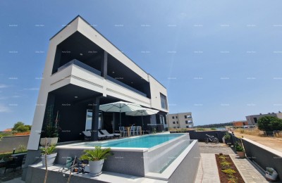 Prodaja luksuzne vile v Medulinu – 100 m od morja