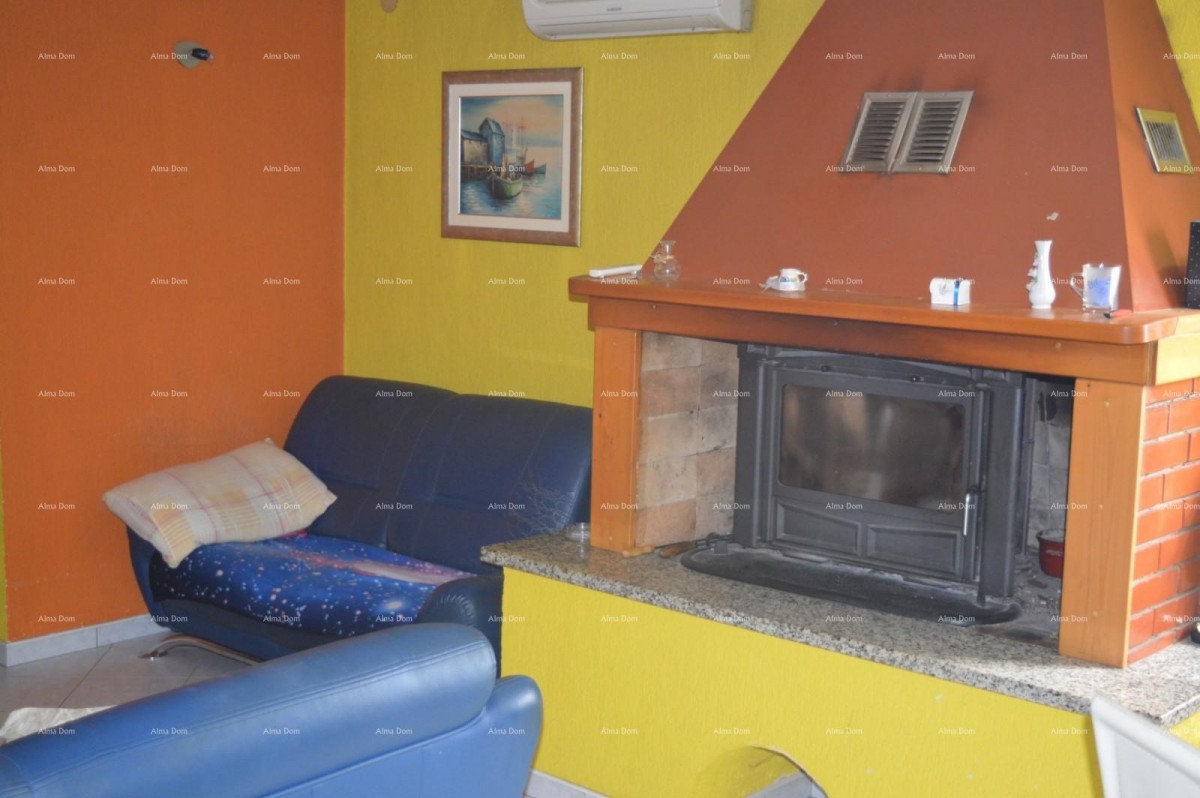 Near Marcana, house on a large plot of 26,000 m2. 16